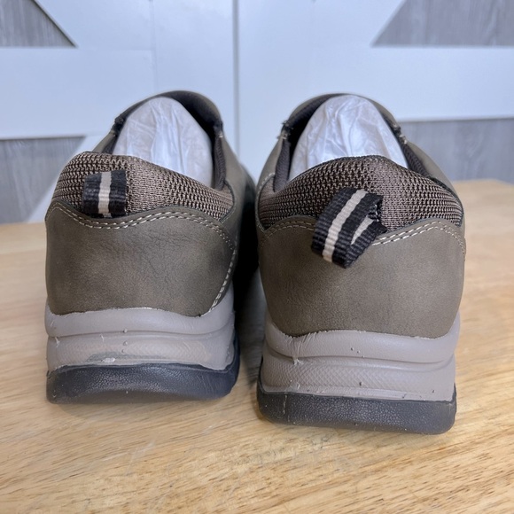 S75. NWT Dr. Scholl's Vail Slip-on Men’s Wide Shoe Dark Taupe 9EE - Picture 5 of 6